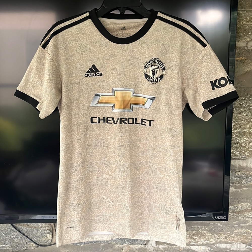 Adidas Manchester United soccer football jersey - like new - giraffe print